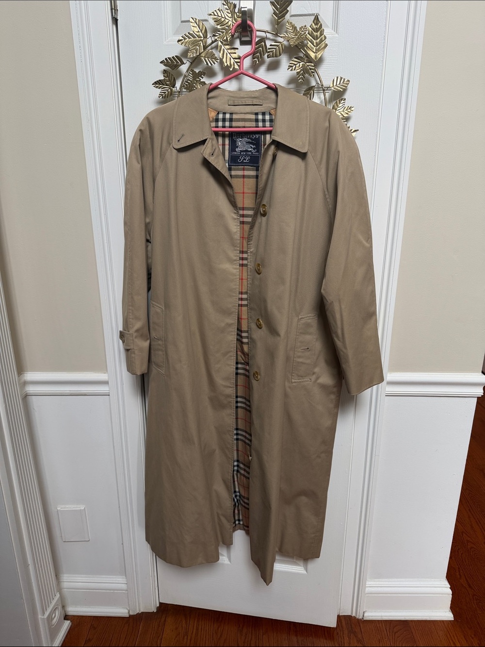 Women’s Burberry Beige/Tan Trench Coat with Iconic Check Lining - Picture 2 of 2